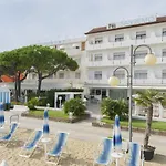 Hotel Sanremo 3*