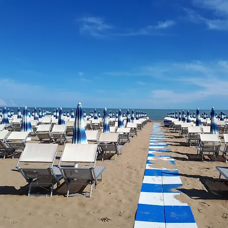 Hotel Sanremo 3*
